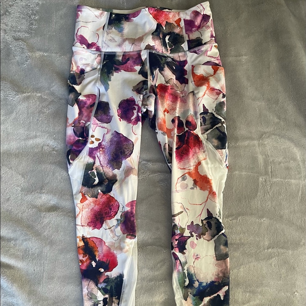 Beautiful Spring floral Athleta leggings